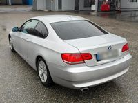 Gebraucht BMW 320 170 PS (125 kW) 2008 Silber Coupé