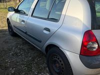 Gebraucht Renault Clio II 75 PS (55 kW) 2005 Silber Kleinwagen