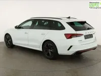 Neu Skoda Octavia RS 265 PS (194 kW) 2026 Mamba grün Kombi
