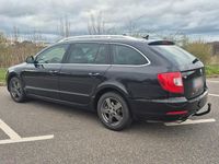 Używany Skoda Superb Elegance 140 KM (102 kW) 2012 Czarny Kombi