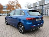 Gebraucht Mercedes E250 163 PS (119 kW) 2023 Blau Limousine