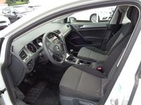 Gebraucht VW Golf VII Trendline 110 PS (80 kW) 2016 Weiß Kombi