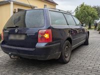 Gebraucht VW Passat 101 PS (74 kW) 2002 Blau Kombi