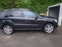 Gebraucht Mercedes ML350 231 PS (169 kW) 2010 Schwarz SUV
