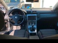 Gebraucht VW Passat 140 PS (102 kW) 2024 Schwarz Kombi