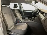 Gebraucht VW Passat Basis 122 PS (89 kW) 2023 Mondsteingrau Kombi