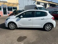 Gebraucht Peugeot 208 99 PS (72 kW) 2015 Weiß Kleinwagen
