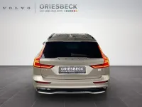 Używany Volvo V60 Plus 455 KM (334 kW) 2023 Bright dusk / metallic Kombi
