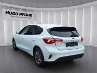 Gebraucht Ford Focus Titanium 125 PS (91 kW) 2022 Weiß Limousine