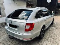 Gebraucht Skoda Superb 200 PS (147 kW) 2012 Silber Kombi