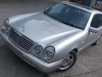 Gebraucht Mercedes E240 170 PS (125 kW) 1999 Silber Limousine