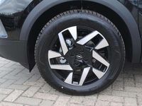 Neu Opel Mokka Elegance 136 PS (100 kW) 2026 Lackierung schwarz perla nera/typ aussenverkleidung metalliclackierung SUV