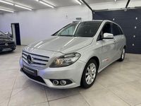 Gebraucht Mercedes B180 109 PS (80 kW) 2012 Hellelfenbein Van / Kleinbus