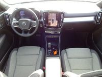 Neu Volvo XC40 Plus 163 PS (119 kW) 2025 Vapour grey / metallic SUV