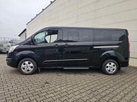 Gebraucht Ford Tourneo Titanium 131 PS (96 kW) 2017 Iridiumschwarz metallic Kombi