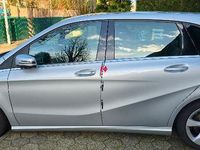 Gebraucht Mercedes B200 156 PS (114 kW) 2014 Grau Van / Kleinbus