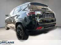 Gebraucht Jeep Compass 131 PS (96 kW) 2024 Schwarz SUV