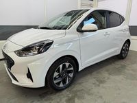 Neu Hyundai i10 Premium 79 PS (58 kW) 2025 Atlas white saw Kleinwagen