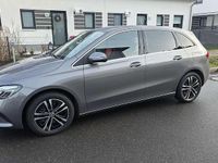 Gebraucht Mercedes B250 163 PS (119 kW) 2023 Grau Van / Kleinbus