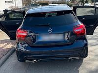 Gebraucht Mercedes A180 AMG 2017 Blau Limousine