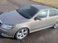 Gebraucht Skoda Octavia Elegance 160 PS (117 kW) 2010 Cappuccinobeige metallic Limousine