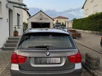 Gebraucht BMW 320 184 PS (135 kW) 2011 Grau Kombi