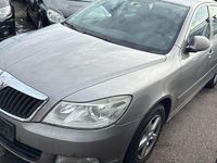 Gebraucht Skoda Octavia Elegance 105 PS (77 kW) 2009 Beige Limousine
