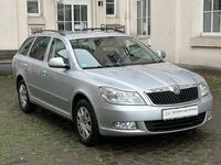 Gebraucht Skoda Octavia Ambiente 105 PS (77 kW) 2011 Silber Kombi