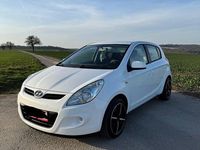 Gebraucht Hyundai i20 Edition 77 PS (56 kW) 2011 Weiß Kleinwagen