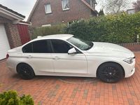 Gebraucht BMW 318 143 PS (105 kW) 2014 Weiß Limousine