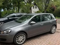 Gebraucht VW Golf VI 105 PS (77 kW) 2011 Grau Kleinwagen