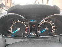 Gebraucht Ford Fiesta SYNC Edition 95 PS (69 kW) 2015 Silber Kleinwagen