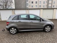 Gebraucht Mercedes B200 136 PS (100 kW) 2010 Grau Van / Kleinbus