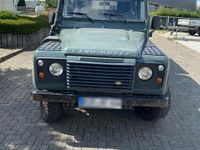 Gebraucht Land Rover Defender 122 PS (89 kW) 2010 Grün Pickup