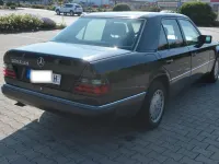 Gebraucht Mercedes E300 220 PS (161 kW) 1990 Andere farben Limousine