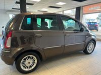 Gebraucht Lancia Musa 95 PS (69 kW) 2011 Braun Van / Kleinbus