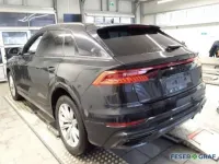 Używany Audi Q8 Ambiente 340 KM (250 kW) 2023 Czarny SUV