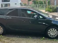 Gebraucht Opel Astra Edition 116 PS (85 kW) 2016 Schwarz Kombi