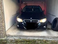 Gebraucht BMW 320 184 PS (135 kW) 2011 Schwarz Kombi