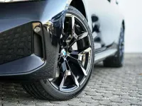 Gebraucht BMW 330 M Sport 286 PS (210 kW) 2026 Saphirschwarz metallic Kombi