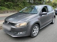 Usado VW Polo 70 HP (51 kW) 2012 Cinzento Citadino