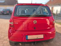 Gebraucht VW Fox 54 PS (39 kW) 2008 Rot Kleinwagen