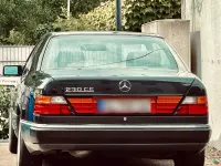 Gebraucht Mercedes E230 136 PS (100 kW) 1989 Schwarz Coupé