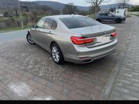 Gebraucht BMW 730 265 PS (194 kW) 2016 Grau Limousine