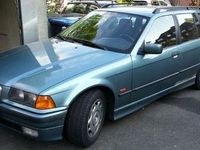Gebraucht BMW 318 116 PS (85 kW) 1997 Grün metallic Kombi