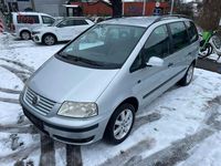 Second-hand VW Sharan 116 CP (85 kW) 2005 Argintiu Monovolum