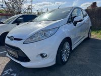 Second-hand Ford Fiesta Titanium 97 CP (71 kW) 2010 Alb Coupe