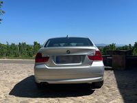 Gebraucht BMW 320 150 PS (110 kW) 2005 Grau Limousine