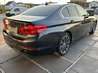 Gebraucht BMW 530 252 PS (185 kW) 2018 Sophistograu brillanteffekt Limousine