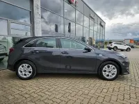 Używany Kia Ceed Comfort 101 KM (74 kW) 2024 Szary Hatchback